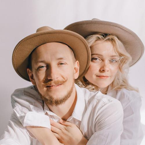 Max & Kate